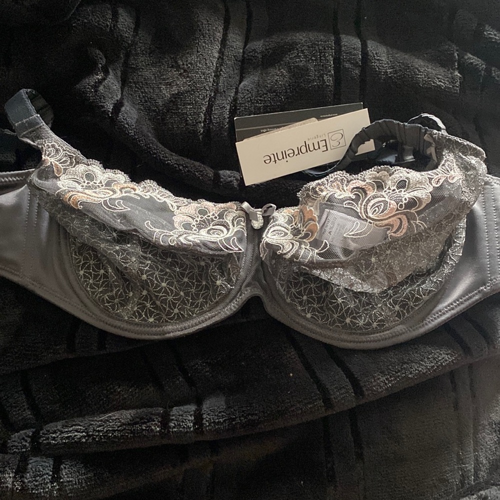 BNWT GREY LACE BRA 32E